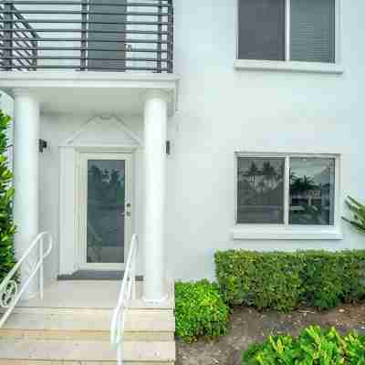 Boca Waterfront Getaway - Pool, Hot Tub, Gym & Views Hotel Exterior