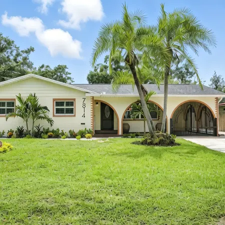 Luxury Oasis Retreat W/Pool, Jacuzzi, Pickleball, Pool Table, Games
