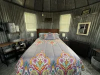 The Silo - Unique Guest Room with Great Views - Kitchenette