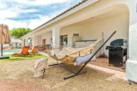 The Golden Oasis : Pool & Game Room 4BDRM 3BATH 12BED