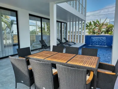 Casa Liberta is a luxury 4-bedroom family-friendly house in charming San Pedro Hotels in 