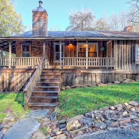 Moonshiner's Hideaway
