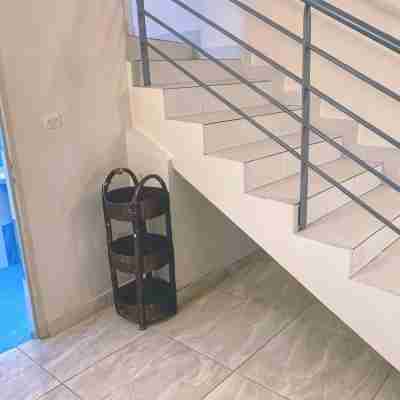 La Siesta Abidjan-Charming 2-bedroom Split-Mezzanine level apartment; WiFi-AC. Others