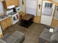 Cozy 1 King bedroom + loft cabin in charming Colorado Springs near USAFA Hotels in Gleneagle
