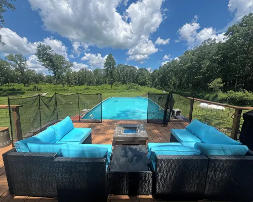Charming 3-BR Cabin/House, Pool, creek, 35Acres with Fiber Internet in Pikeville Hotels in Bledsoe County