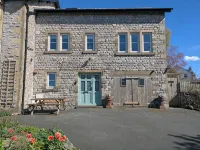 Cosy yet spacious property with private parking, close to the village centre. Hotels in Ingleton