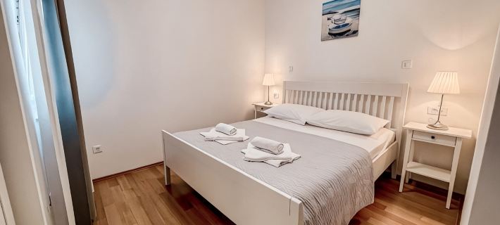 Pinia Apartments Bol Hotels in Bol