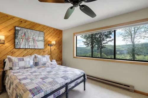 New Hampshire vacation getaway with gorgeous mountain views—ski, hike, swim! - Wifi