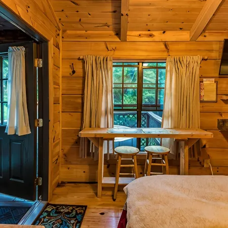 Mountain Serenity & Close to Hiking, Rafting, Fishing and KayakingWolf Song"