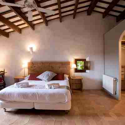 Rural house for rent - entire property: 15th century “masía” on the Costa Brava Rooms