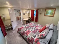 Roscoe Cottage Pet Friendly Hotels in Fremont