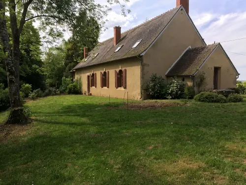 Longère in Berry with swimming pool on the edge of a castle park