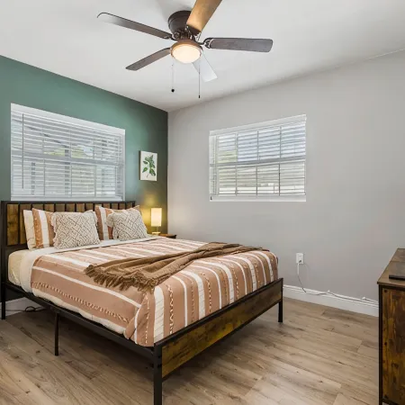Private Heated Salt Water Pool Oasis • 10 Mins to Clearwater Beach