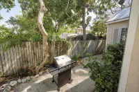 ELIZABETH'S SECRET: 3/2 In Old Town Key West, with a Private pool and Parking - Private Pools