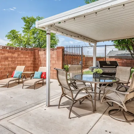 Private Pool 4BR 3BA Home Near Zion with 2 master suites. Very clean and Private