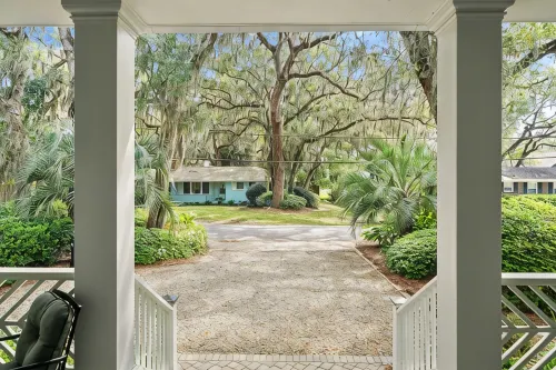Broadway Breeze ~ Close to Beach /Shopping/Dining ~ Heated Pool - Spa - Sleeps 8 - Jacuzzi
