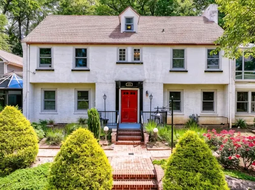 8 Bedroom MANSION Biltmore Lake with Hot Tub. - Wifi