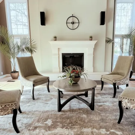 Villa Noir- 3 min from Mohegan Sun with fireplace, jacuzzi, sauna/pools, and spa