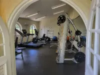 On Dover Beach, close to golf, surfing and much more. Discounts available - Gym