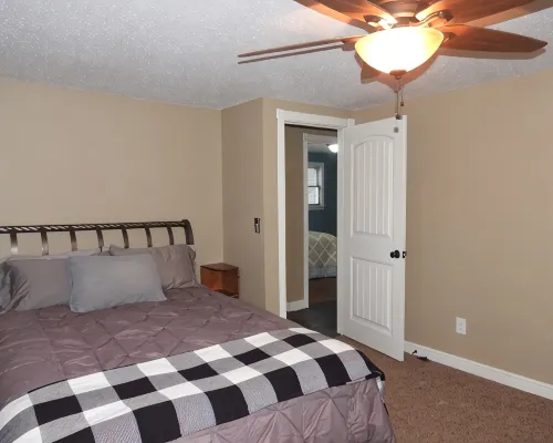 Close to trails! Cozy home base for your snowmobile adventures. Ξενοδοχεία στην πόλη Millinocket