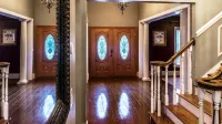 LAKEFRONT HOUSE SLEEPS 30 - BOAT DOCK, THEATER ROOM, HOT TUB, GAMES ROOM & MORE - 3-Sterne
