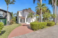 DREAM BEACH HOUSE With HEATED POOL - 4-Star