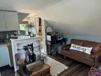 The She Shed a Cozy Country Setting to relax! 15 min to Dover, DE