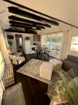 Cozy lakefront cabin - on both Big and Little Spirit Lake - シャレー