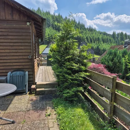 Small vacation home with charm, right by the forest