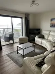 Newcastle Seafront apartment with WiFi & Parking - พร้อมWifi