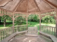 Charming 4-bedroom house with AC and WiFi in delightful Troutman Hotels in Fallstown