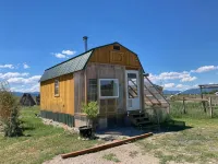 Tiny mountain house with country views - 2-Star