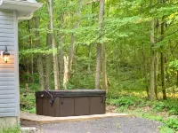 Forest Guest Suite Near Picton Centre (Pet-Friendly &Hot Tub &Park Pass) - Boutique