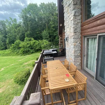 Charming 2-bedroom cabin close to Fair Hill on horse farm