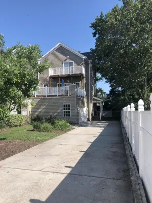 Charming Oceanfront, Vibe District, Wavegarden, Dome Executive Townhouse - Jacuzzi