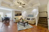 20% OFF Updated 3BR 2.5BTH Townhome - Pet-friendly - Fast WiFi-Driveaway Parking - Wifi