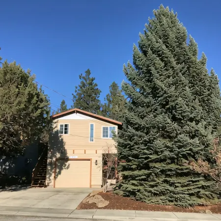 Blue Spruce Guesthouse - Walkable to river trail and downtown Bend