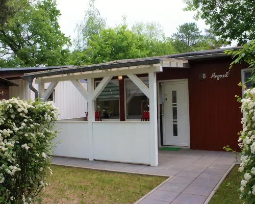 Bungalow "Morgenrot", 250 m to the Müritz & Jetty, Alternative Form of Payment Possible Hotels in Röbel
