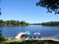 Lakehouse Paradise w/ Hot Tub Near Cascade Mountain - Homestays