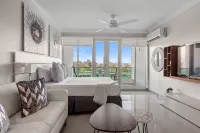 Ocean Breeze Villa - Apartments