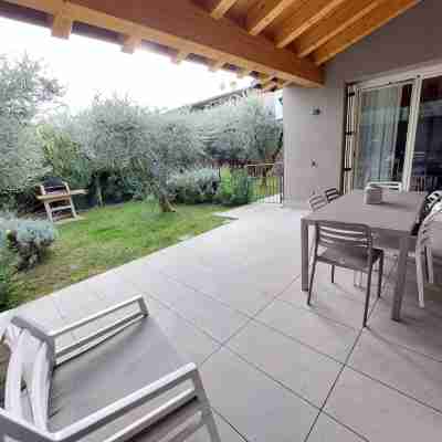 Pergola House 2 - Poolfront with parking space Hotel Exterior