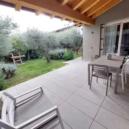 Pergola House 2 - Poolfront with parking space