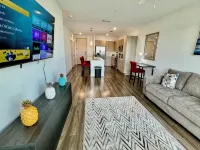 Luxury Apartment King Bed Stunning View Pool Gym Near Mayo Clinic UNF & Beaches - Condos