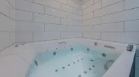 Namiseom River North Pool Villa - Bathtub