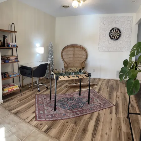 Cozy Home 1 Mile From Food/Shopping, Close to Kaw and Ponca Lake
