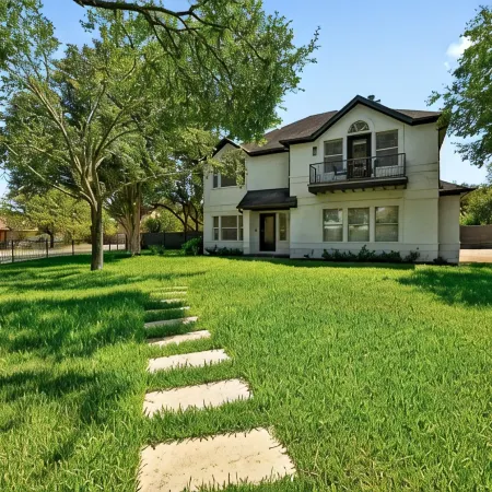 Beautiful Gated Home - Pool, Entertainment Area, Large Lot! Отели рядом с достопримечательностью «Озеро Трэвис»
