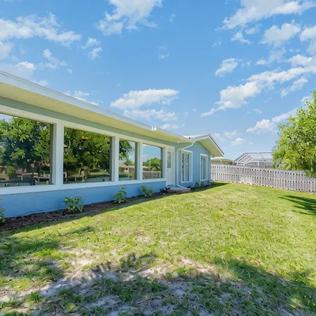 Newly remodeled. Waterfront. 7 min walk from the beach!