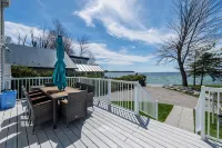 Lakeside Escape in Ramara