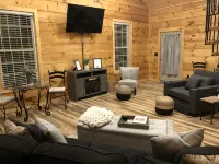 New! Cozy 6 Guest Cabin in Damascus, VA---Close  to Creeper Trial! Pet Friendly - Hytter