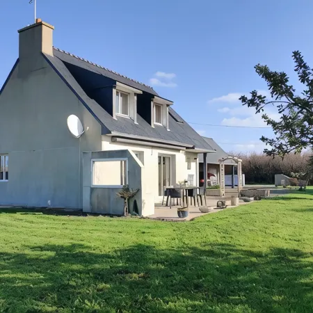 House 400 meters from the sea